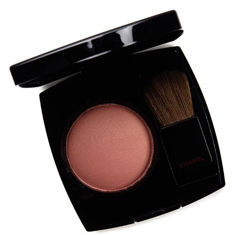 chanel alezane joues contraste blush